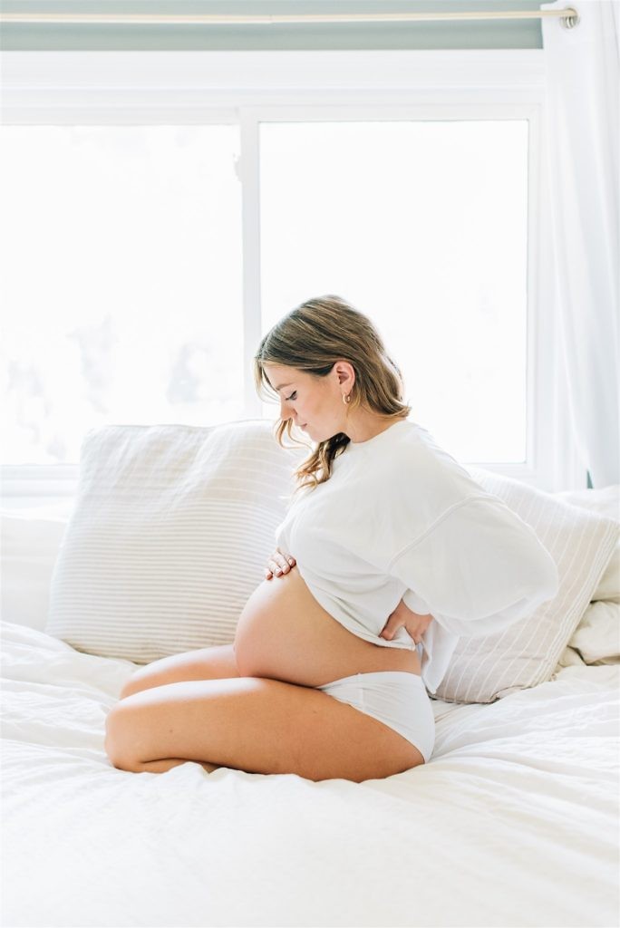 A Cozy Lifestyle Maternity Session